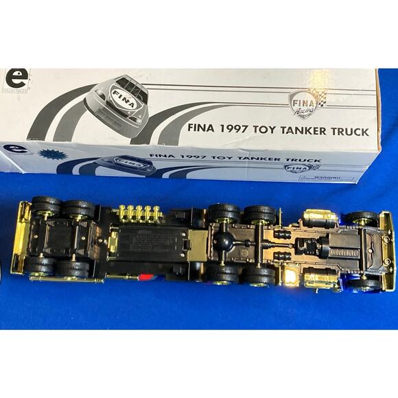 NEW 1997 Fina Limited Edition Gold Tanker Truck 18 Wheeler Equity Market 1/32 - Picture 9 of 12
